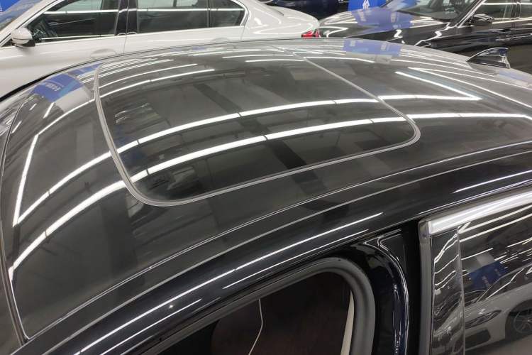 Used BMW 5 Series 2022 Second Facelift 525Li Luxury Package Roof