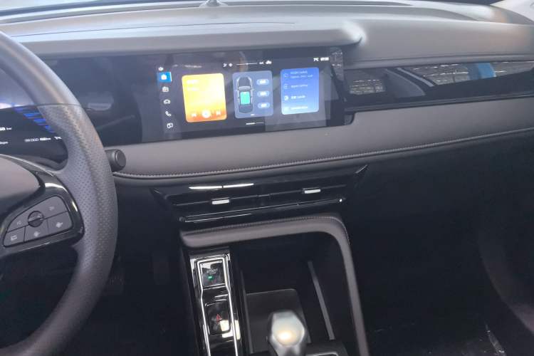 Used Roewe i5 2026 Model 1.5L CVT Luxury Version
