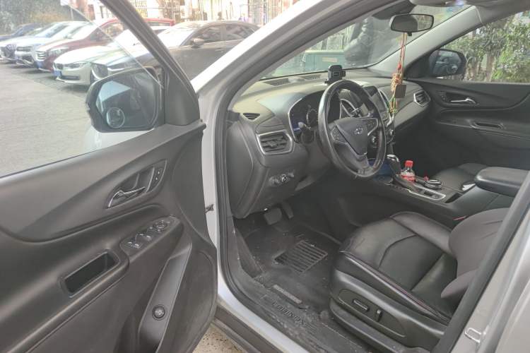 Used Chevrolet Equinox 2018 Redline 550T Automatic All-Wheel-Drive RS Edition
