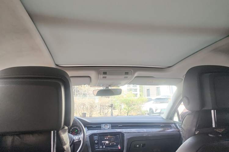 Used Volkswagen Magotan 2019 330TSI DSG Luxury Version China VI Standard Headliner