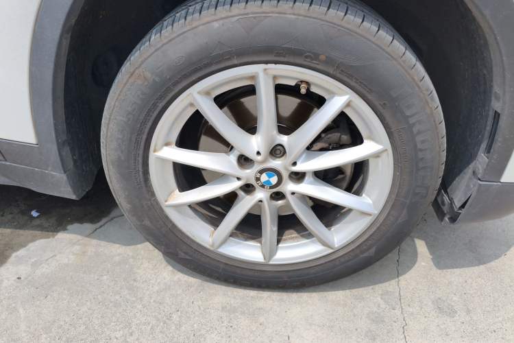 Used BMW X1 2016 sDrive18Li Fashion Model Right Front Wheel Hub