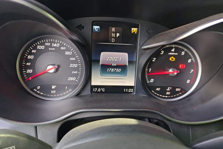 Used Mercedes-Benz GLC 2016 GLC 300 4MATIC Dynamic Model
