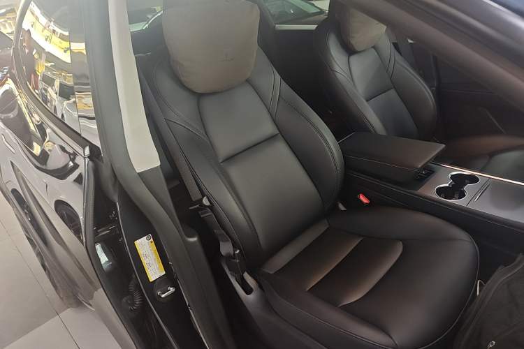 Used Tesla Model Y 2024 Rear-Wheel-Drive Version Right Front Seat