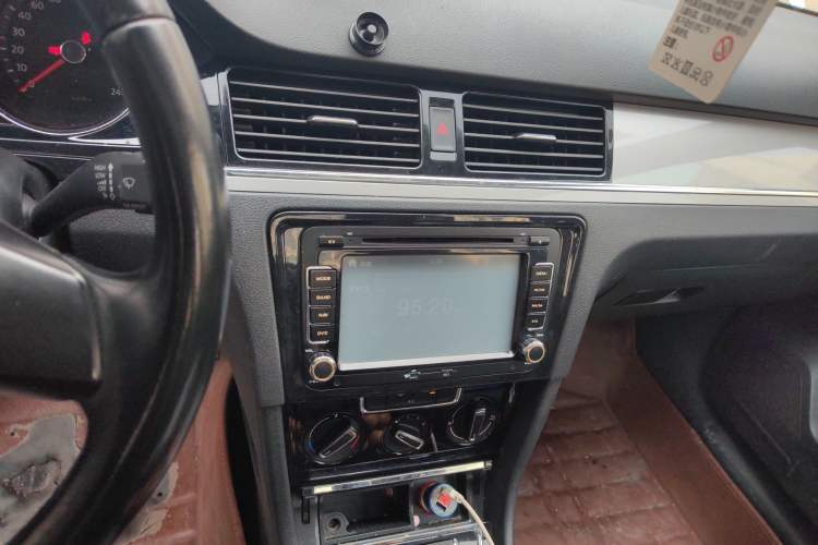 Used Volkswagen Bora 2014 1.4 TSI Manual Comfort Model Audio And AC Panel