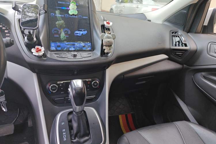 Used Ford Kuga 2013 1.6L GTDi Two-Wheel-Drive Trend Model