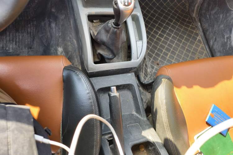 Used JMC Baodian 2016 2.8T New Value-Added Diesel Two-Wheel Drive Standard Version JX493ZLQ4G Gear Lever