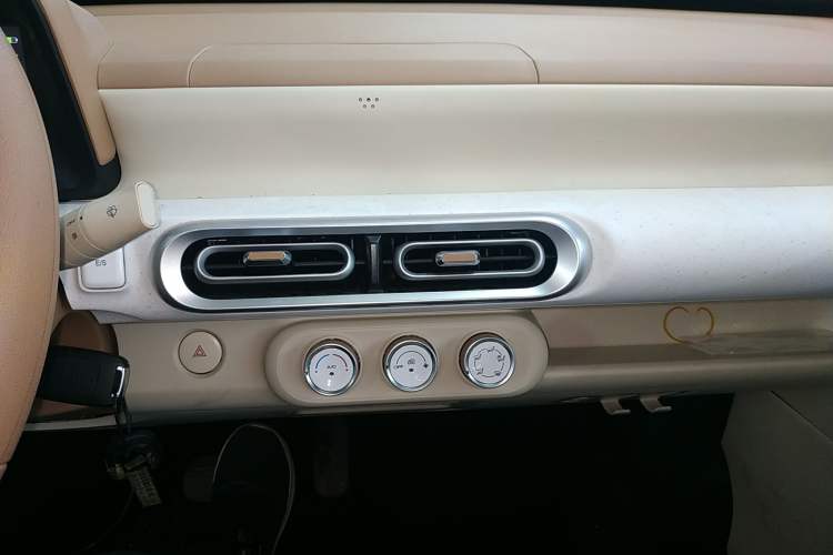 Used Wuling Hongguang MINIEV 2024 3rd Generation 215km Youth Edition
