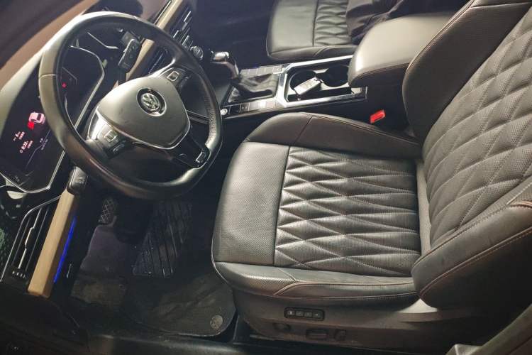 Used Volkswagen Passat 2019 330TSI Luxury Edition China VI Standard