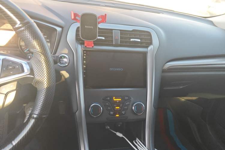 Used Ford Mondeo 2018 EcoBoost 180 Fashion Edition Audio And AC Panel