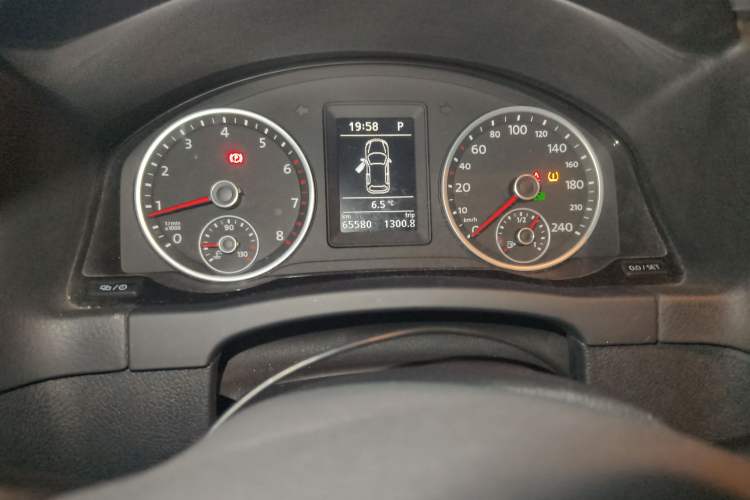 Used Volkswagen Tiguan 2016 280TSI Automatic Two-Wheel-Drive Silk Road Style Edition Instrument Cluster