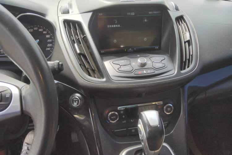 Used Ford Kuga 2015 2.0L GTDi Four-Wheel-Drive Sport Model Audio And AC Panel