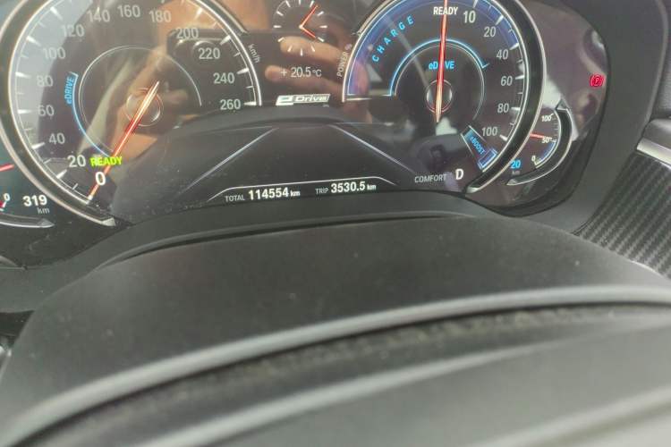 Used BMW 5 Series New Energy 2018 530Le Luxury Package Odometer Close Up