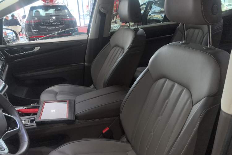 Used Volkswagen Viloran 2024 330TSI Luxury Edition
