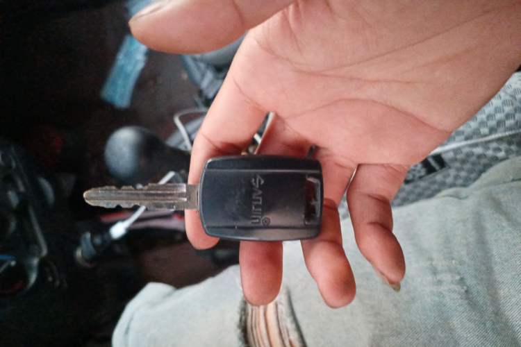 Used Wuling Rongguang 2020 1.5L Extended Basic Version China VI Standard L3C Vehicle Key