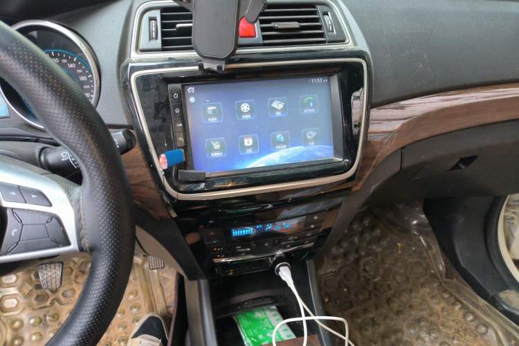 Used BAIC Weiwang S50 2016 1.5T Manual Joyful Elite Edition Audio And AC Panel