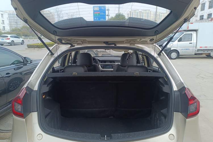 Used Geely Auto Vision X3 2019 Upgraded Model 1.5L Manual Luxury Version
