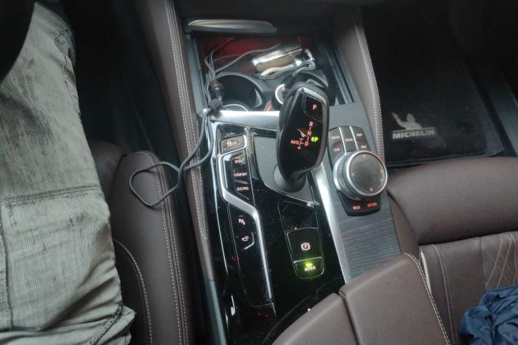 Used BMW 5 Series 2022 Restyled 530Li Luxury Edition M Sport Package