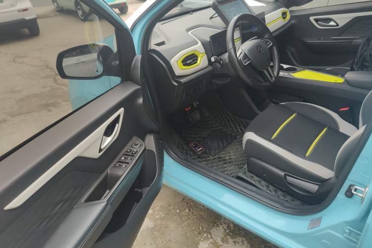 Used SOL E10X 2021 302 km Range Luxury Version 31.4 kWh Driver Seat