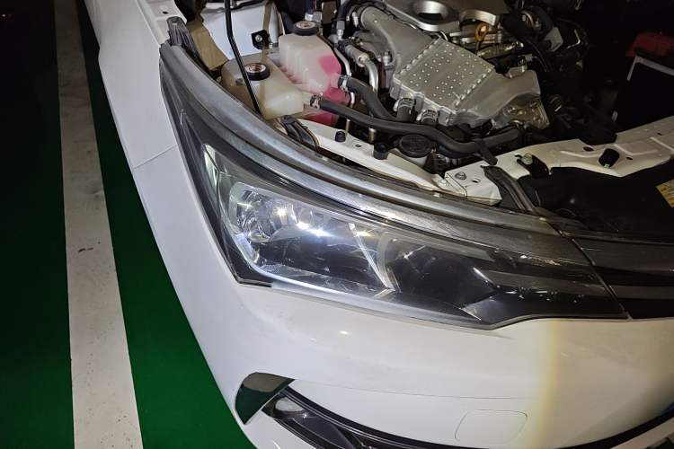 Used Toyota Corolla 2017 Revised Version 1.2T S-CVT GL Right Front Headlight