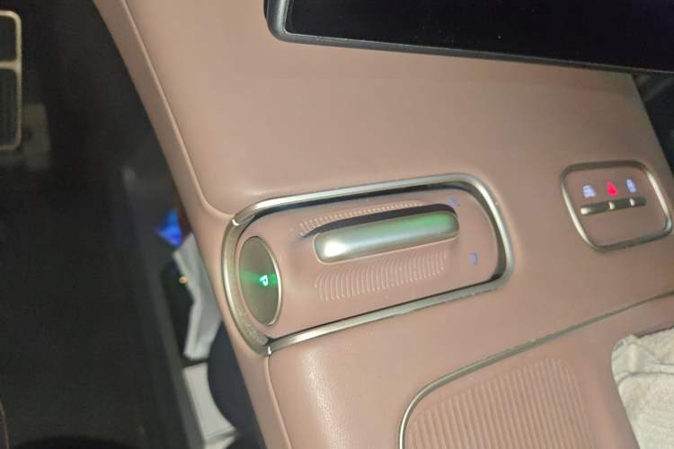 Used Nio ES8 2024 75 kWh Executive Edition