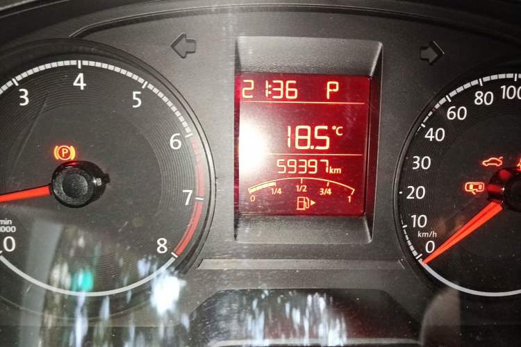 Used Volkswagen Santana 2016 1.6L Automatic Fashion Edition Odometer Close Up