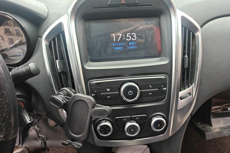 Used JMC Yuhu 5 2018 2.4T Classic Edition Diesel Manual 4x4 Luxury Long-Wheelbase JX4D24A5L