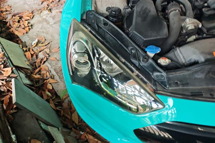 Used Hyundai Genesis Coupe 2012 2.0T Automatic Luxury Edition Right Front Headlight