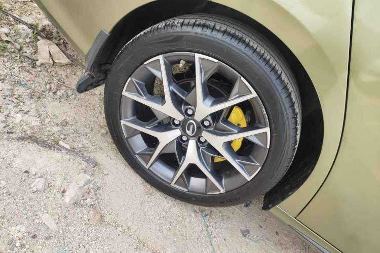 Used GAC Trumpchi EMPOW 2021 270T DCT J16 Version Right Rear Wheel Hub