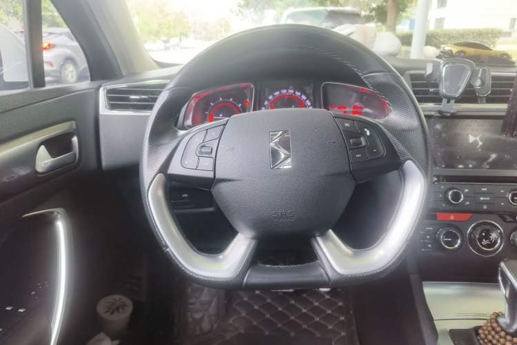 Used DS 6 2014 1.6T Luxury Edition THP200