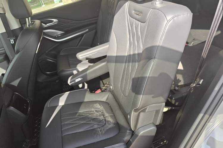 Used Hongqi HS7 PHEV 2024 2.0T PHEV Four-Wheel-Drive Flagship Edition 6 Seats
