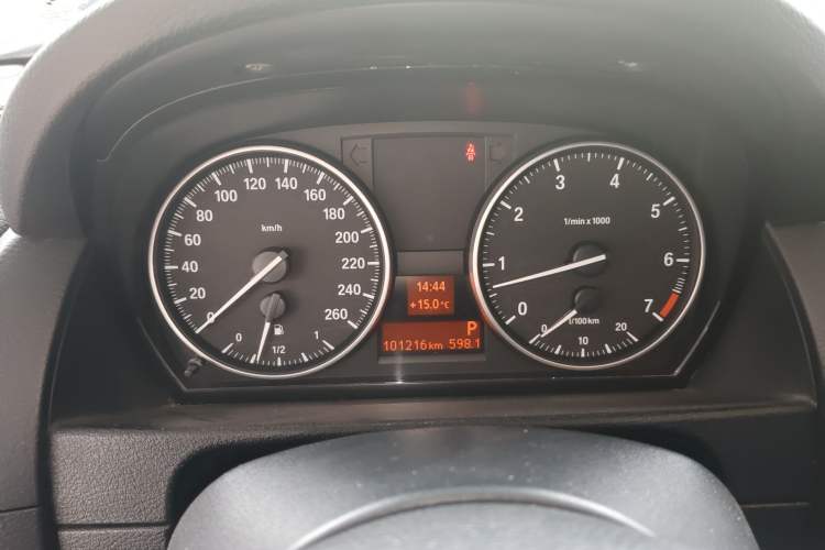 Used BMW X1 2014 sDrive18i Fashion Model Instrument Cluster