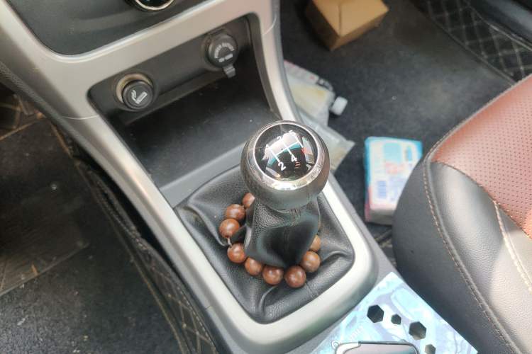 Used BYD F3 2015 Energy-Efficient Model 1.5L Manual Comfort Edition Gear Lever