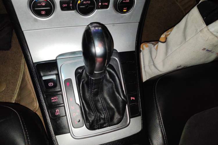 Used Volkswagen Magotan 2013 1.8TSI Luxury Model Gear Lever