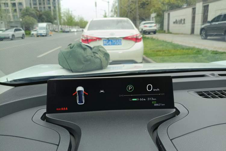 Used Toyota bZ3 2023 616 km Long-Range Premium Instrument Cluster