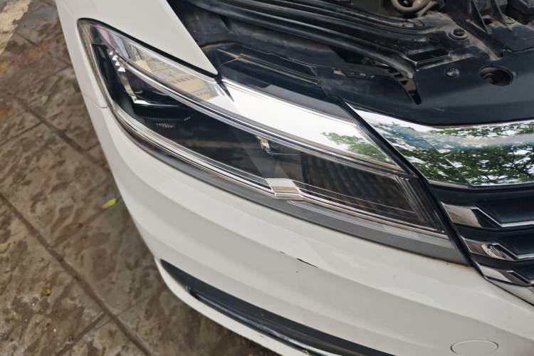 Used Volkswagen Lavida 2019 1.5L Automatic Comfort Edition China VI Standard Right Front Headlight