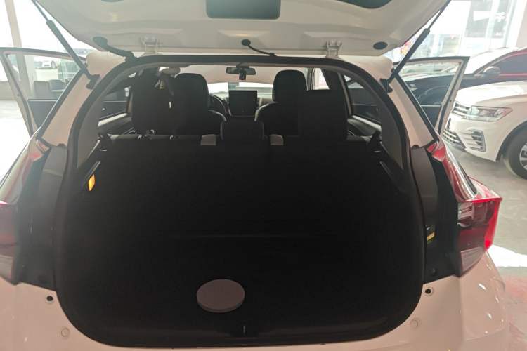 Used Toyota YARiS L Zhi Xuan 2022 X-Trail 1.5L CVT Leading PLUS Edition Trunk