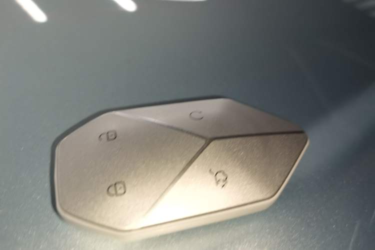 Used Formula Leopard Titanium 3 2025 501KM All-Wheel Drive Intelligent Driving Ultra Version