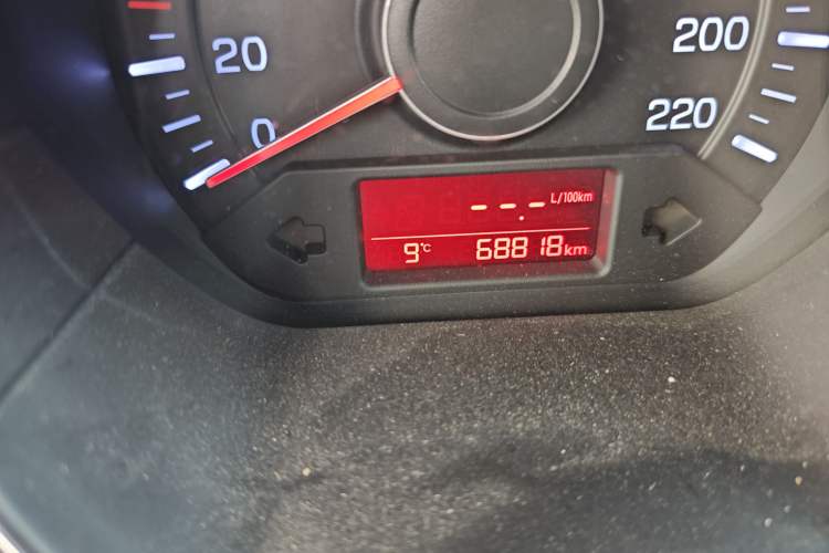 Used Kia K2 2015 Sedan 1.4L MT GLS
