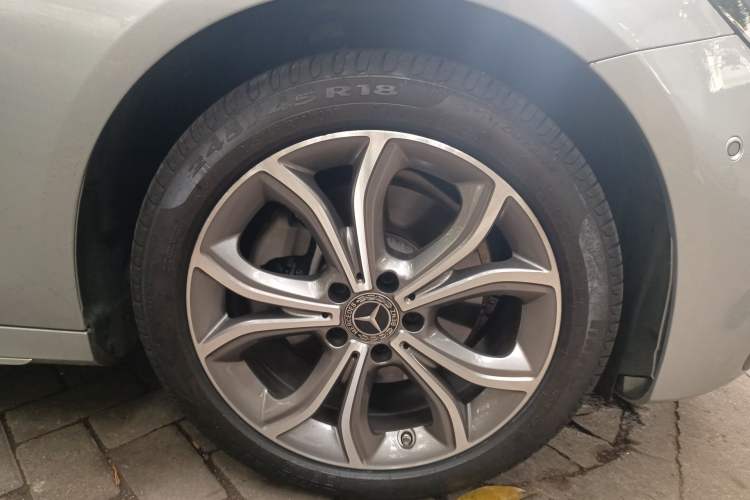 Used Mercedes-Benz E-Class 2021 E 300 L Sporty and Stylish Model Right Front Wheel Hub