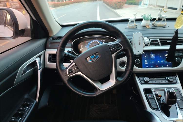 Used Geely Auto Emgrand X7 Sport 2020 1.8TD DCT Two-Wheel Drive Smart Connect 4G-Enabled Version Steering Wheel