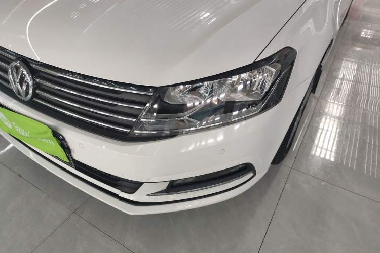 Used Volkswagen Gran Lavida 2017 180TSI DSG Comfort Edition Left Front Headlight