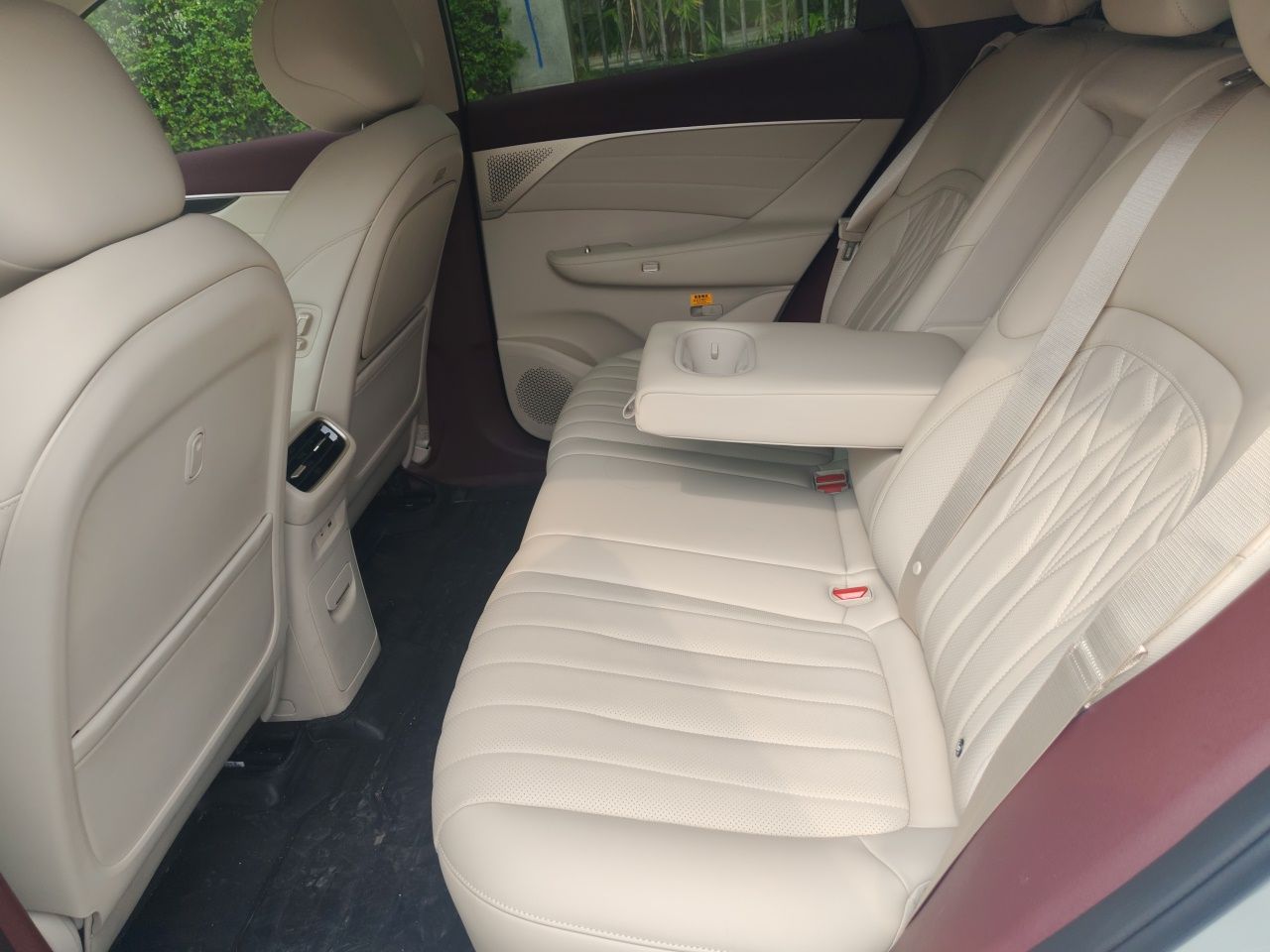 Dongfeng Aeolus L8 2025 Model 185KM Dream Edition — снимка 17