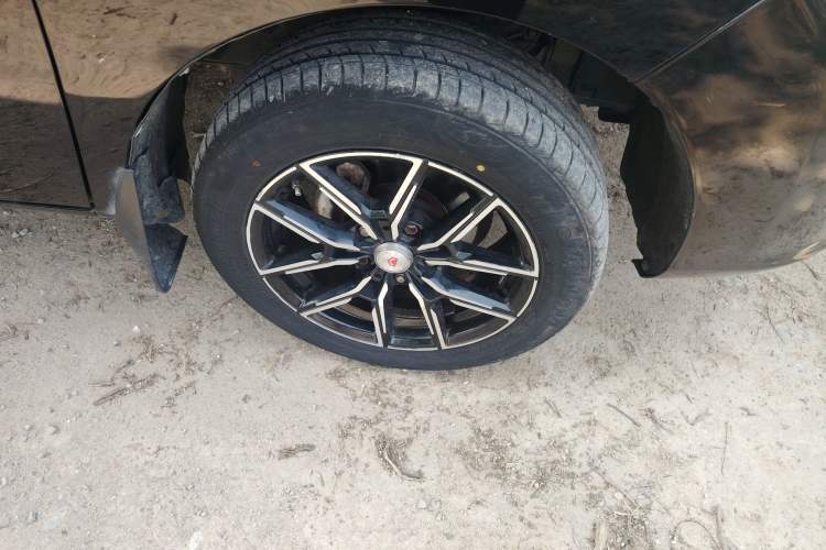 Used JAC Refine M3 2022 1.8L 7-seat Standard Edition
