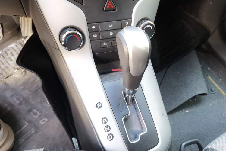 Used Chevrolet Cruze 2013 1.6L SL Grand Edition Automatic Gear Lever
