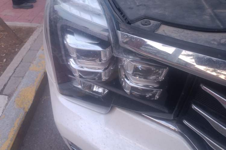 Used GAC Trumpchi GS8 2017 320T Four-Wheel Drive Luxury Smart Connectivity Version (7 Seats)