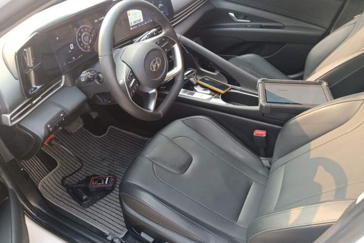 Used Hyundai Elantra 2021 1.5L CVT LUX Prestige Edition