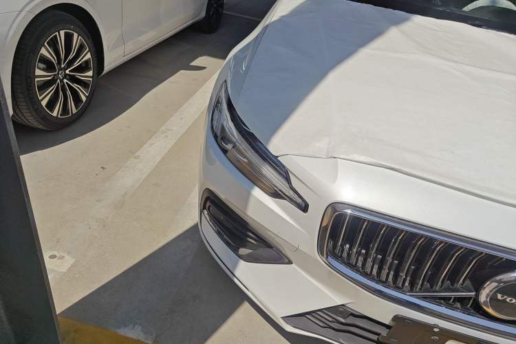 Used Volvo S60 2025 B4 Zhiyi Luxury Edition