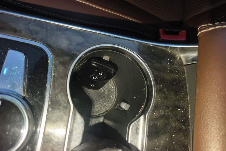 Used BYD Tang New Energy 2015 2.0T Four-Wheel-Drive Flagship Model