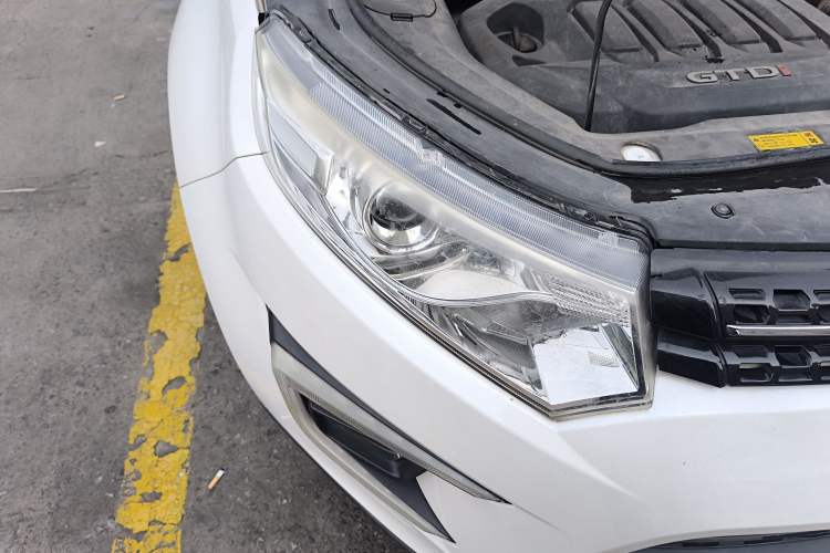 Used JMC Yusheng S330 2016 1.5L GTDi Automatic Two-Wheel Drive Prestige Edition Right Front Headlight