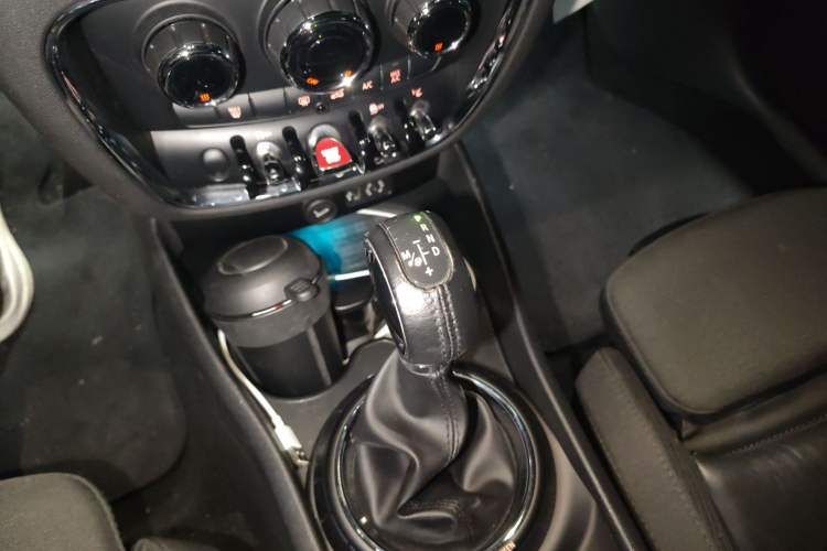 Used MINI Clubman 2016 1.5T COOPER Connoisseur Edition Gear Lever